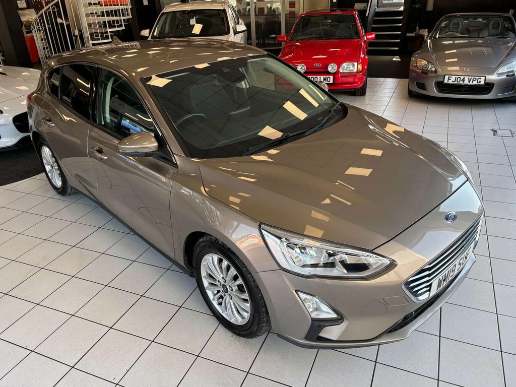 Ford Focus 1L Titanium Silver #4