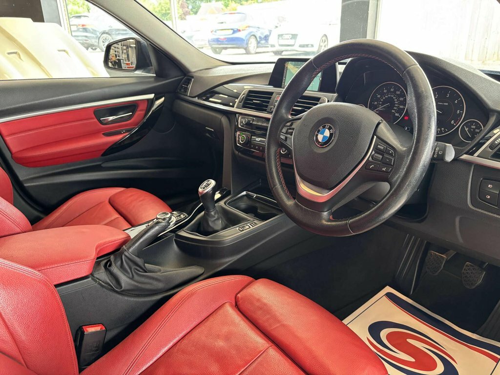 BMW 3 Series 2L Ed Sport Black #2
