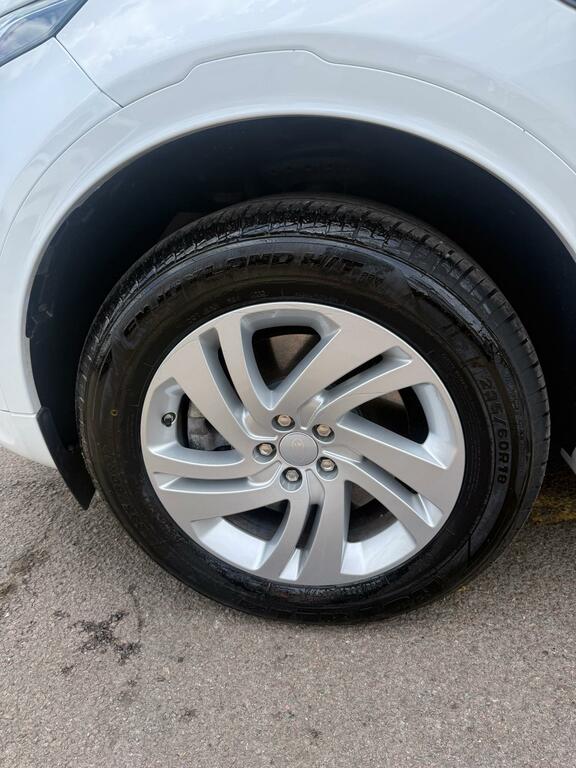 Land Rover Discovery Sport Core Black #10