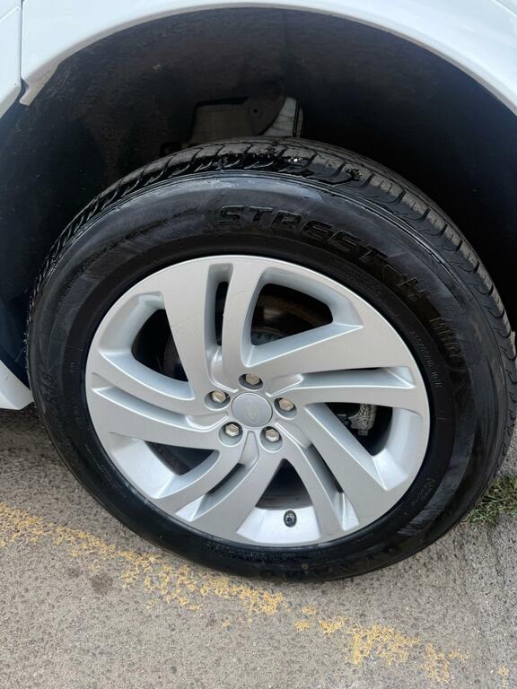 Land Rover Discovery Sport Core Black #11