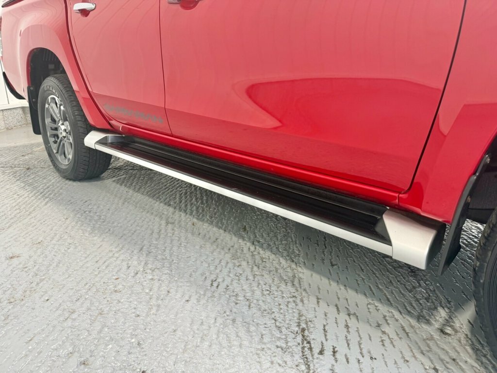 Mitsubishi L200 2.2L Dc Barbarian Red #5