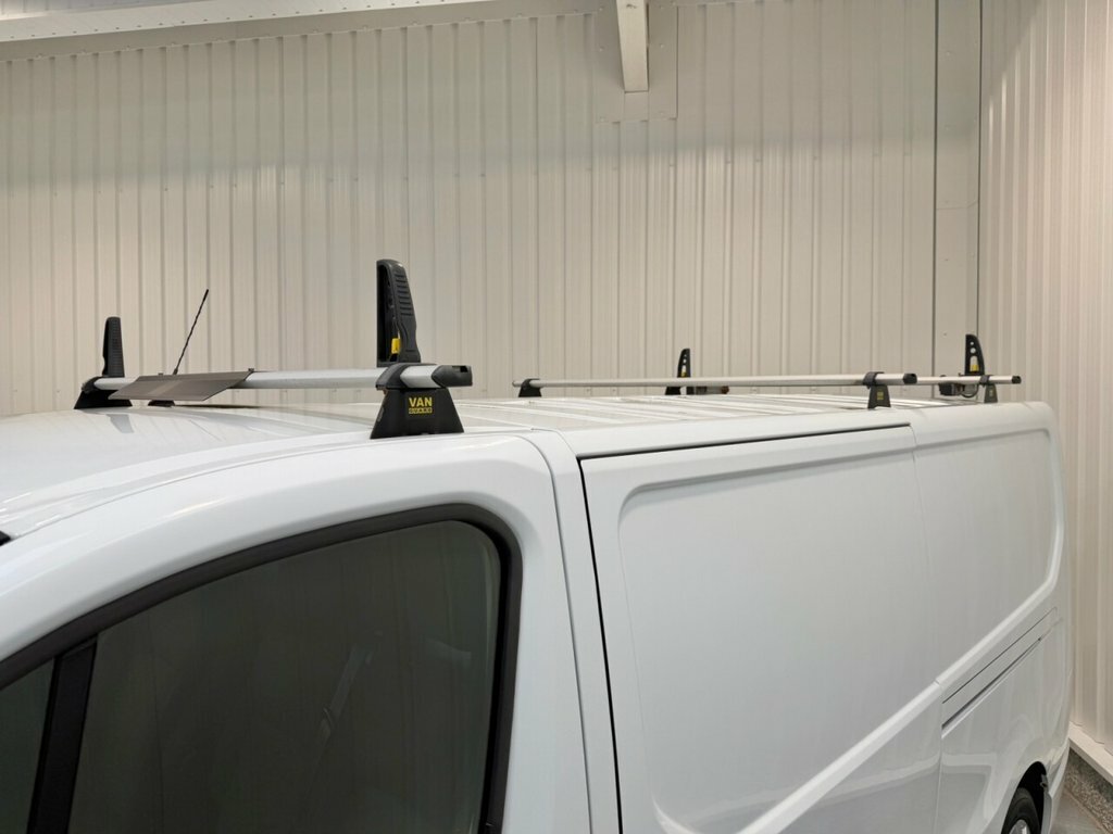 Vauxhall Vivaro 1.6L Sportive White #5