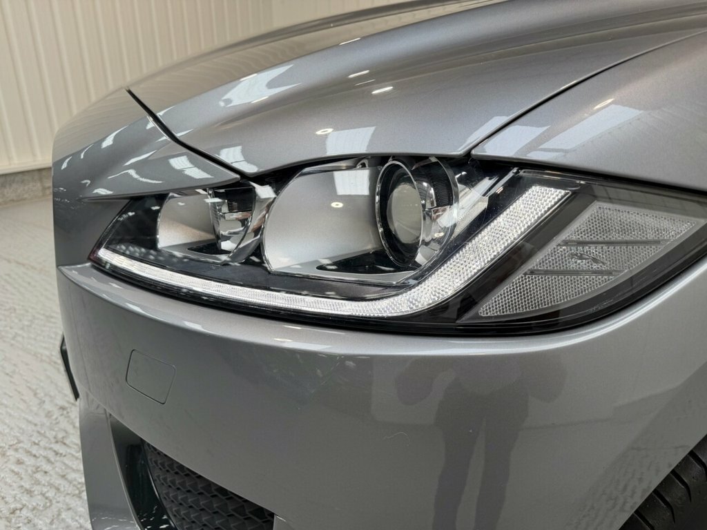 Jaguar F-Pace 2L Chequered Flag Grey #3