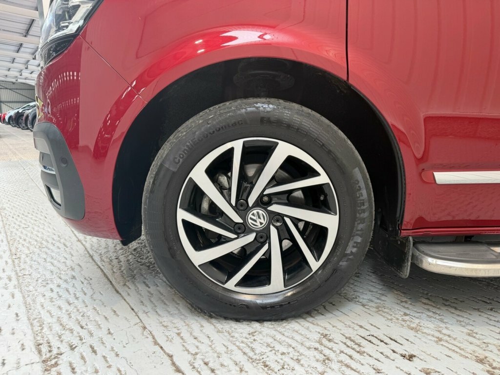Volkswagen Caravelle 2L Executive Red #5