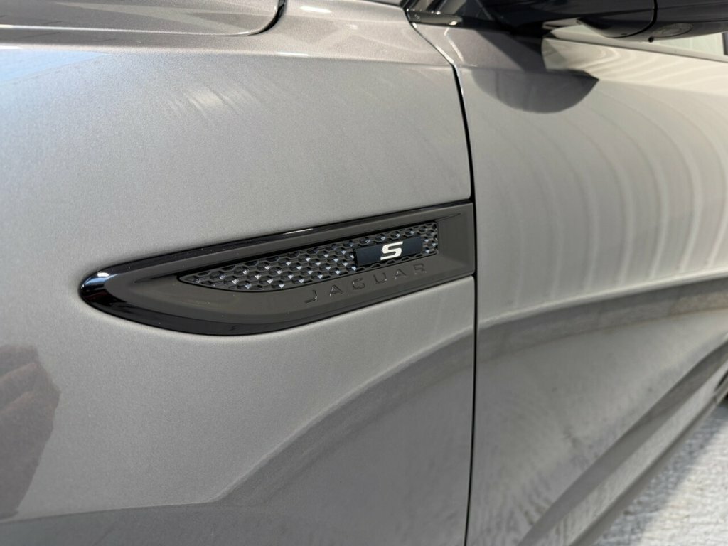 Jaguar E-Pace 2L R-dynamic S SP19ZWE Grey #4