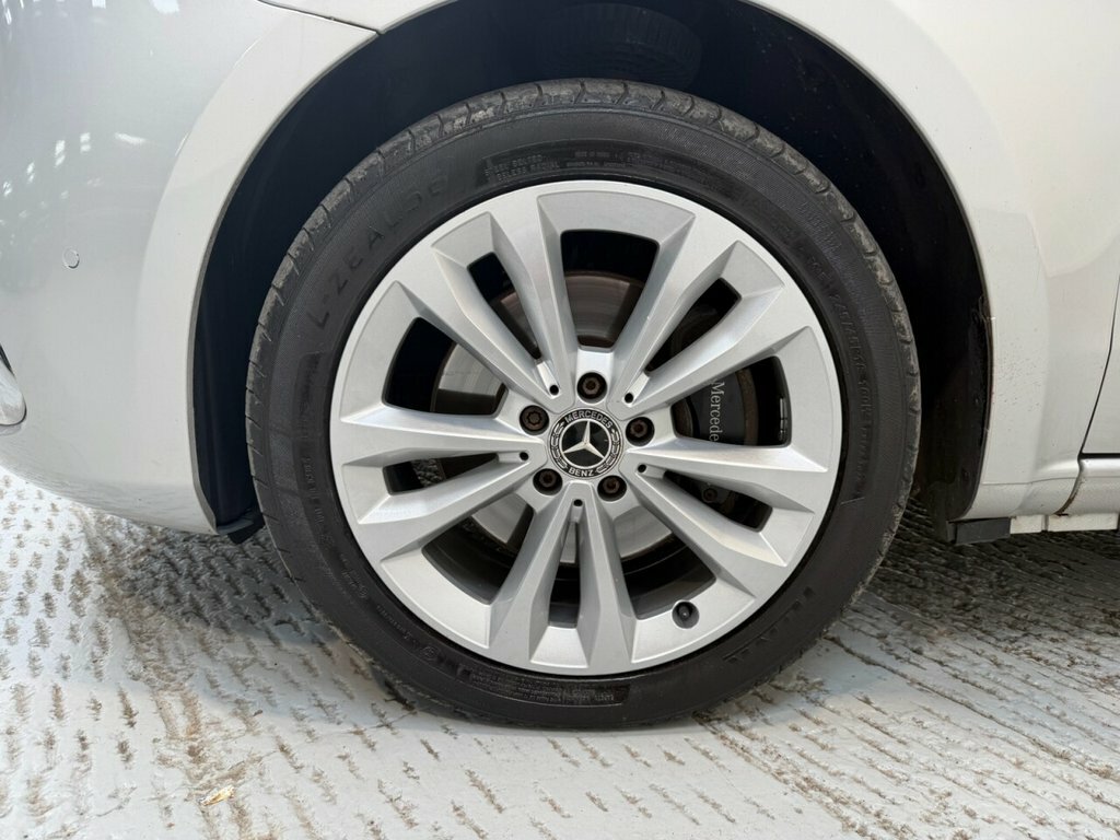 Mercedes-Benz V Class 2L Sport Silver #4