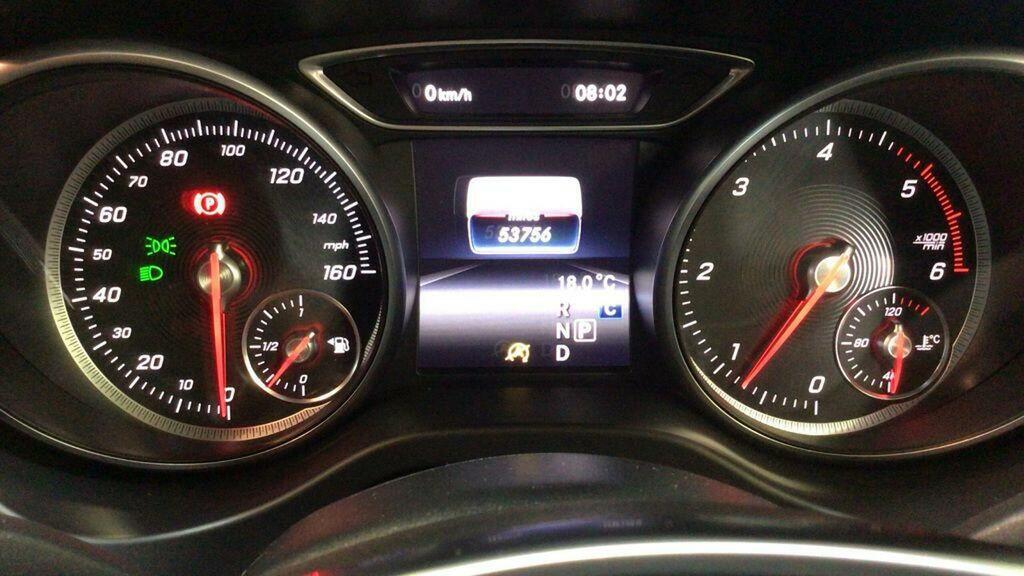 Mercedes-Benz GLA Class 2.1 Gla220d Amg Line Premium 7G-dct 4Matic Euro White #5