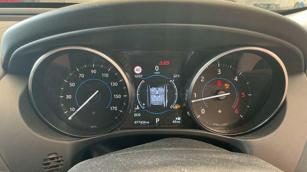 Jaguar XE 2.0D Portfolio Euro 6 Ss Red #4