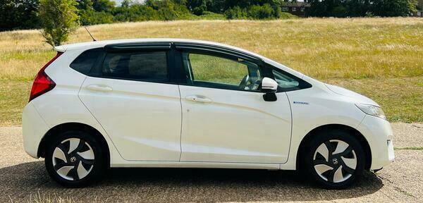 Honda Jazz 1.5H Ima Cvt Euro White #5