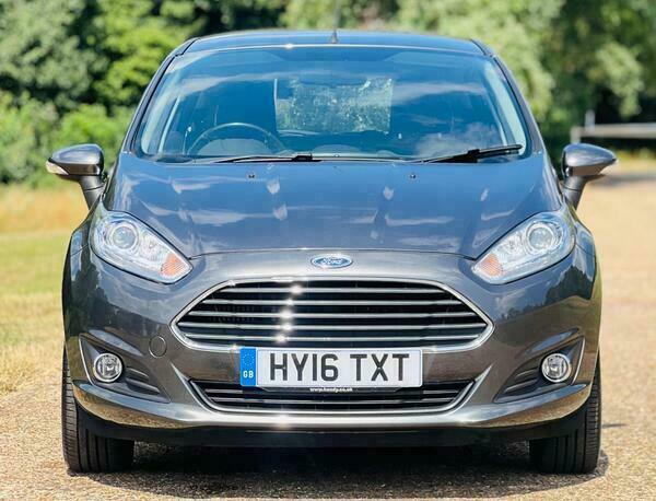 Ford Fiesta Zetec Grey #2
