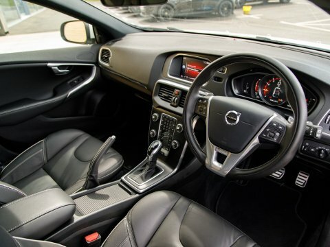 Volvo V40 Hatchback White #4