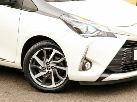 Toyota Yaris 1.5 Vvt-i Icon Tech 5-Dr Red #12