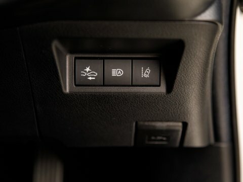 Toyota Yaris 1.5 Vvt-i Icon Tech 5-Dr Red #17