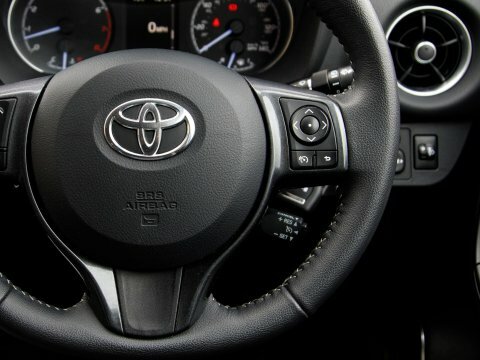 Toyota Yaris 1.5 Vvt-i Icon Tech 5-Dr Red #21
