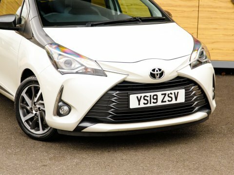 Toyota Yaris 1.5 Vvt-i Icon Tech 5-Dr Red #11