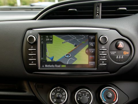 Toyota Yaris 1.5 Vvt-i Icon Tech 5-Dr Red #29