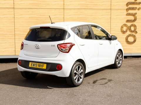 Hyundai I10 Hatchback White #2