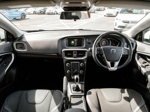 Volvo V40 Hatchback White #3