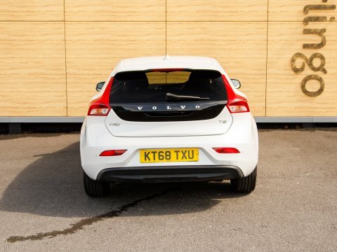 Volvo V40 Hatchback White #6