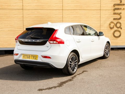 Volvo V40 Hatchback White #2