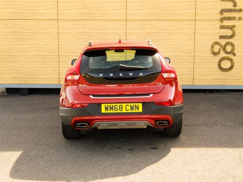 Volvo V40 Hatchback Red #6