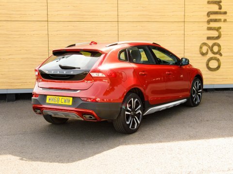 Volvo V40 Hatchback Red #2
