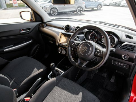 Suzuki Swift Hatchback Red #4