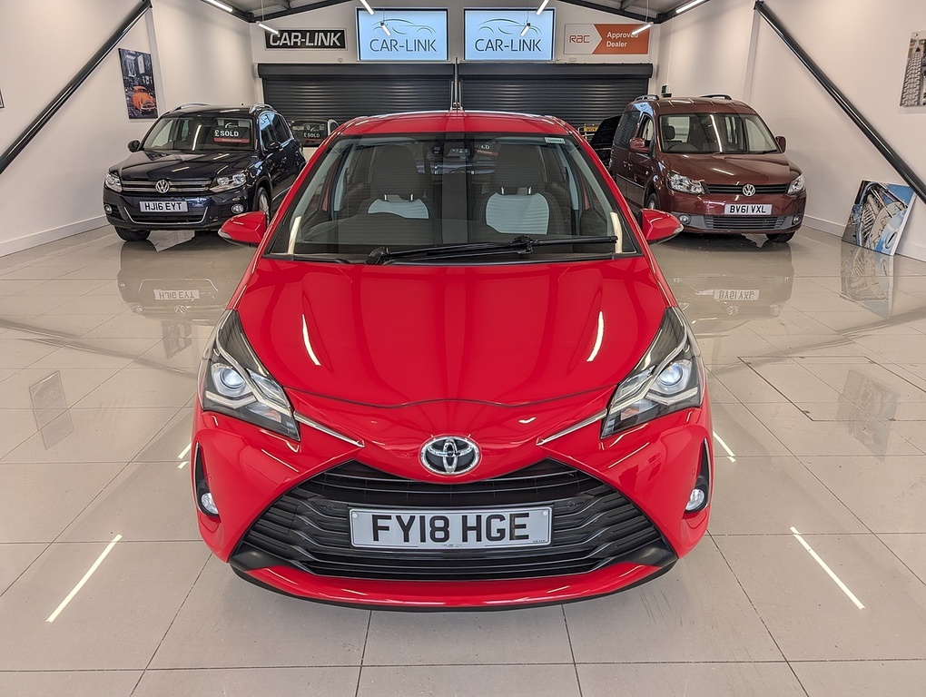 Toyota Yaris Vvt-i Icon Tech FY18HGE Red #4