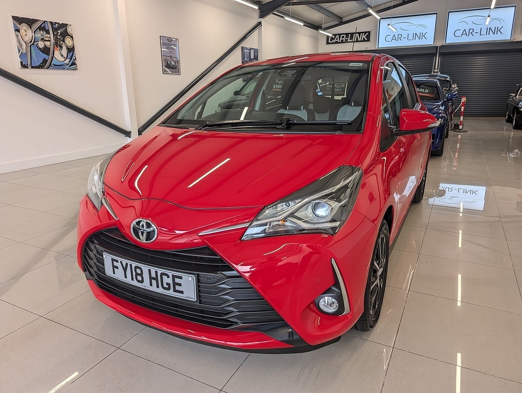 Toyota Yaris Vvt-i Icon Tech FY18HGE Red