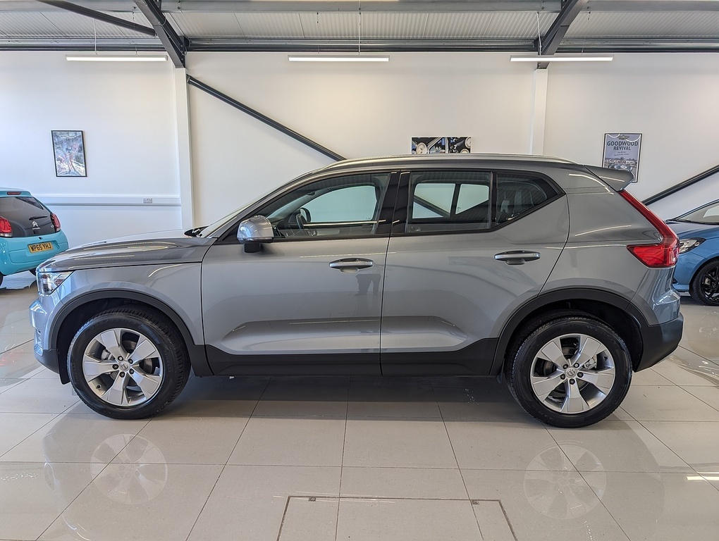 Volvo XC40 T3 Momentum Grey #3
