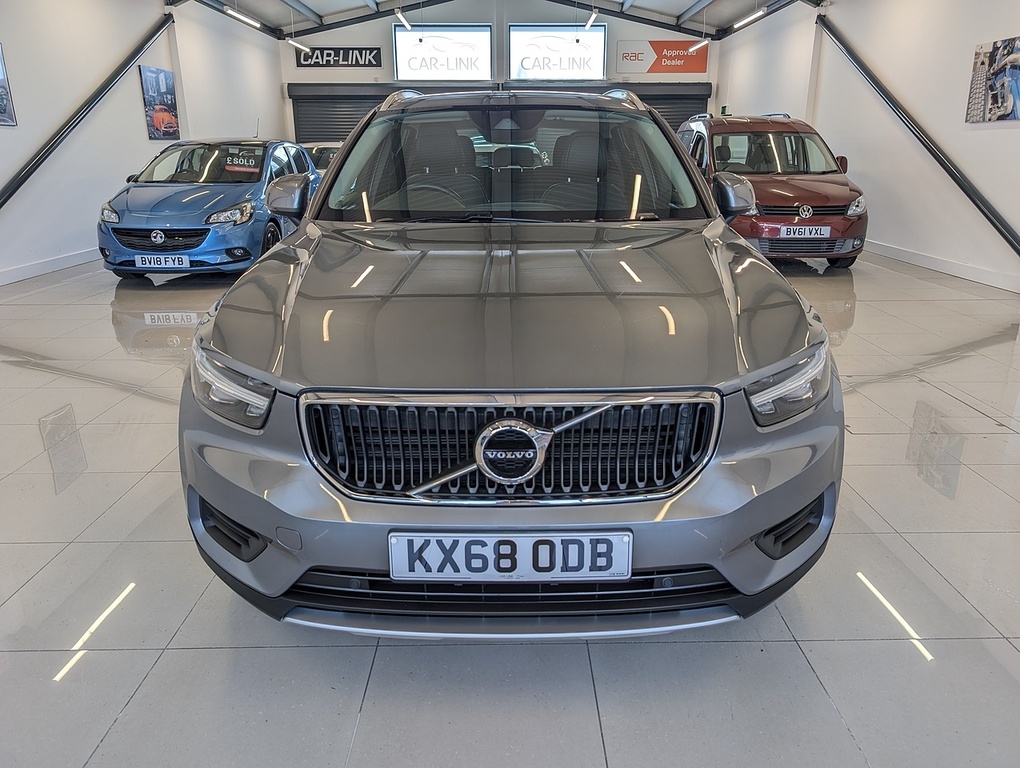 Volvo XC40 T3 Momentum Grey #4