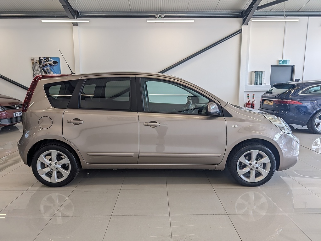 Nissan Note Tekna Beige #6