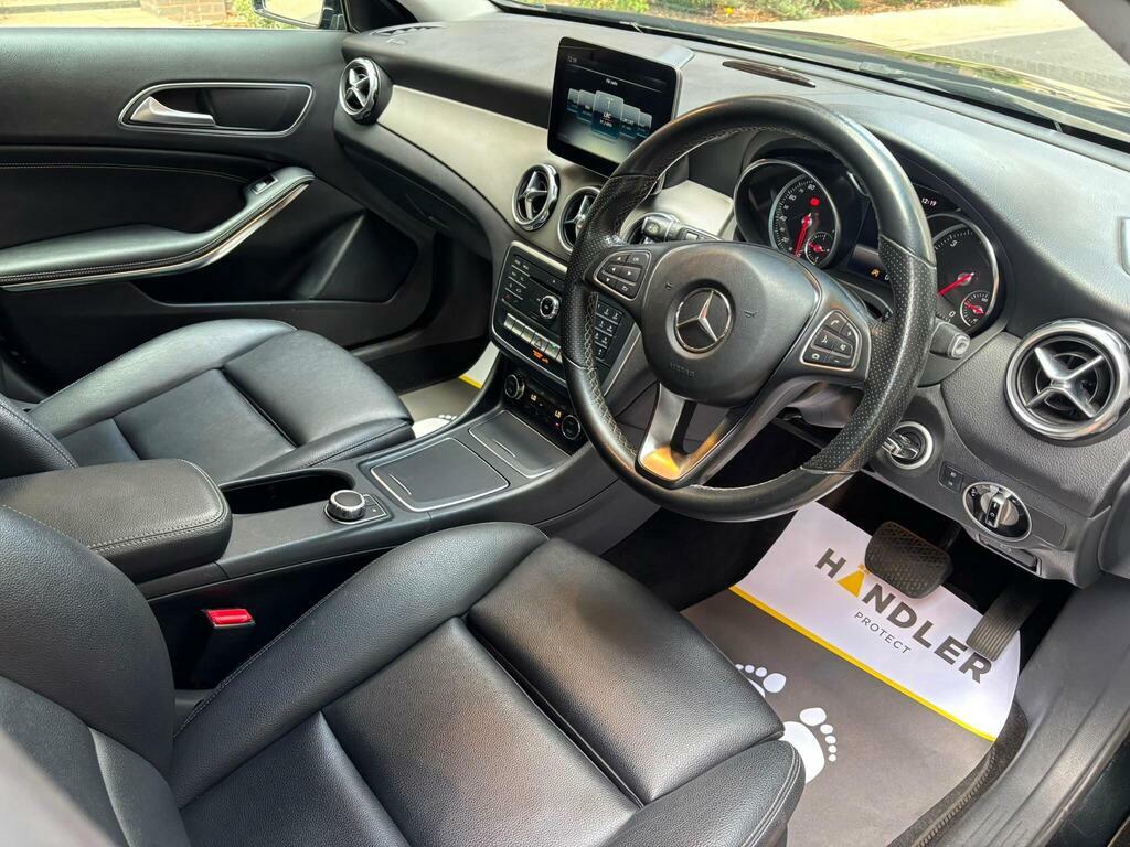 Mercedes-Benz GLA Class 2.1 Gla200d Sport Premium 7G-dct Euro 6 S S Black #4