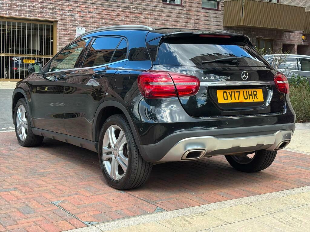 Mercedes-Benz GLA Class 2.1 Gla200d Sport Premium 7G-dct Euro 6 S S Black #2