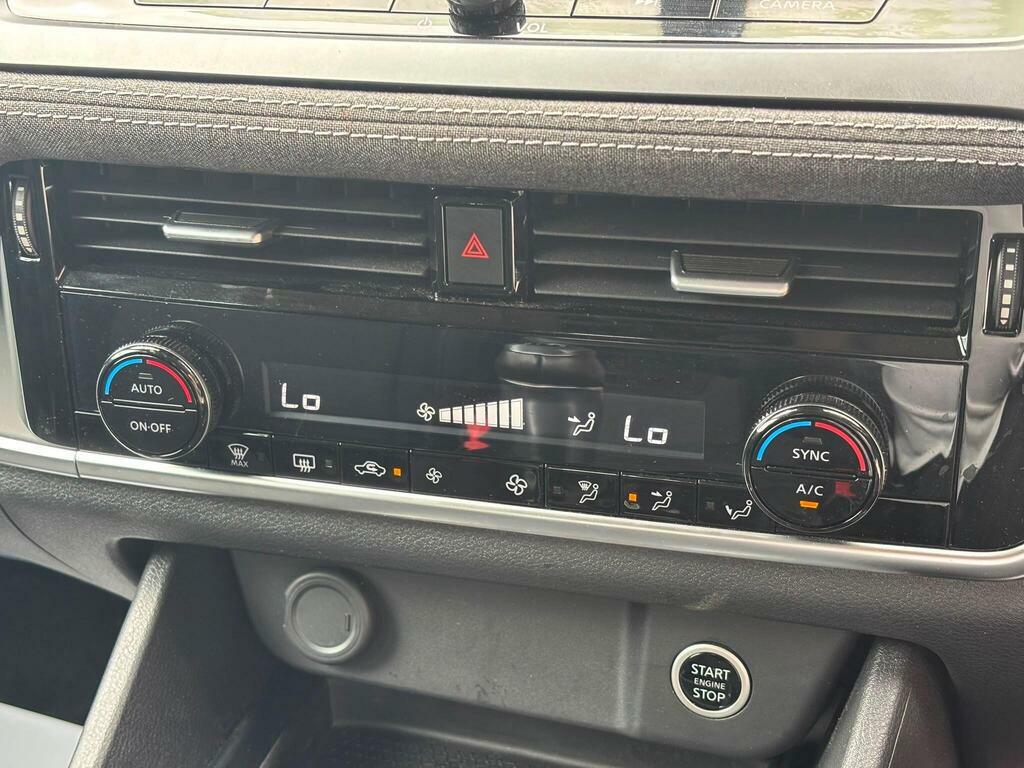 Nissan Qashqai N-connecta Black #44