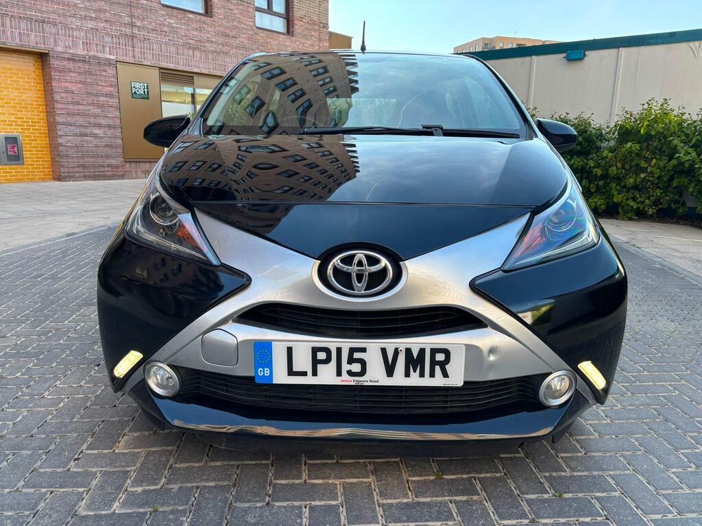 Toyota Aygo 1.0 Vvt-i X-clusiv X-shift Euro 5 Black #3