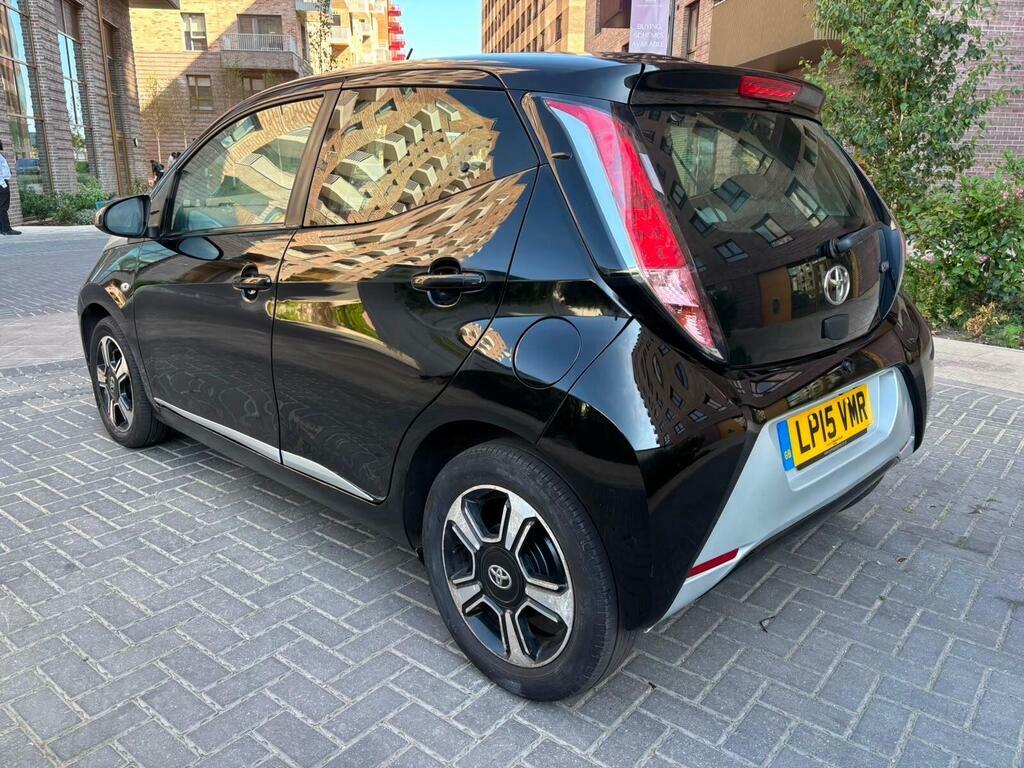 Toyota Aygo 1.0 Vvt-i X-clusiv X-shift Euro 5 Black #2