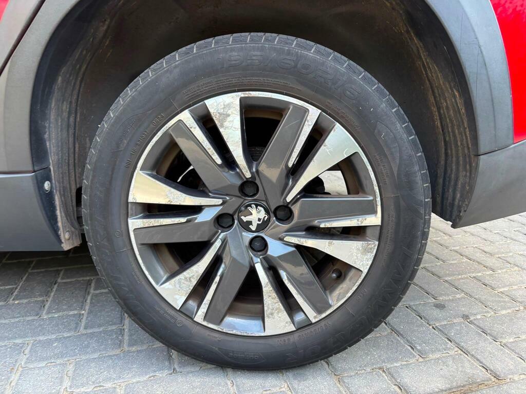 Peugeot 2008 1.5 Bluehdi 100 Allure Premium Red #39