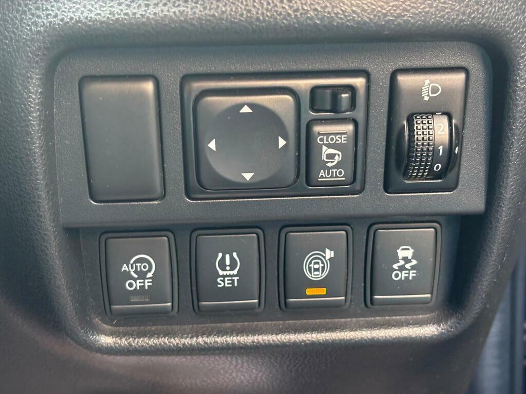 Nissan Juke Suv 1.2 Dig-t N-connecta Euro 6 Ss 201666 Black #39