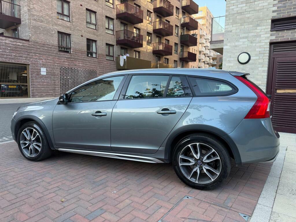 Volvo V60 Cross Country D4 Lux Nav Black #11