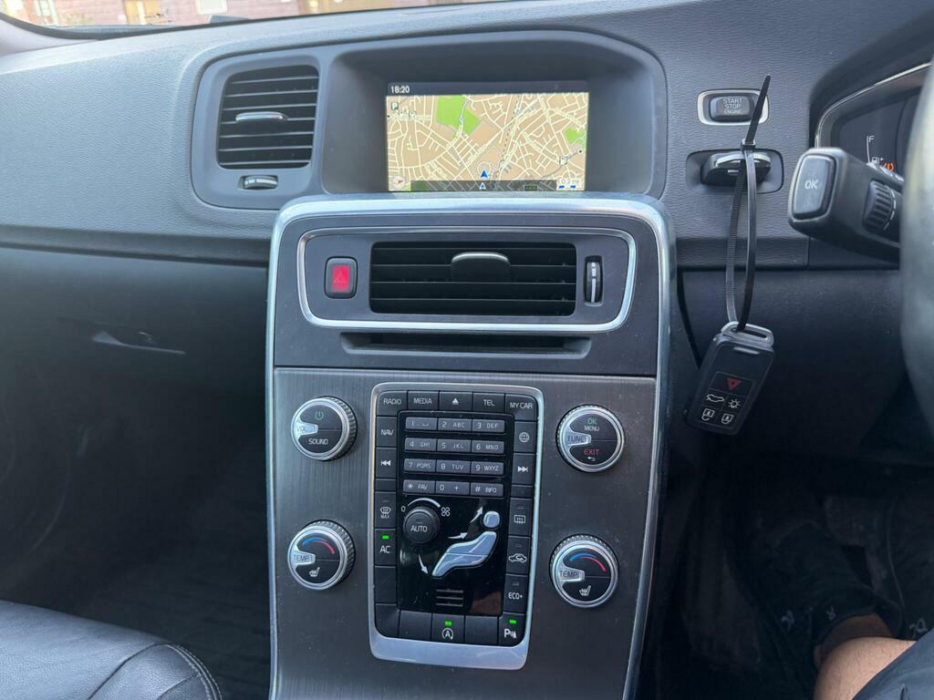 Volvo V60 Cross Country D4 Lux Nav Black #28