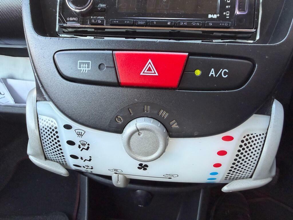 Peugeot 107 1.0 12V Envy Euro 5 White #22