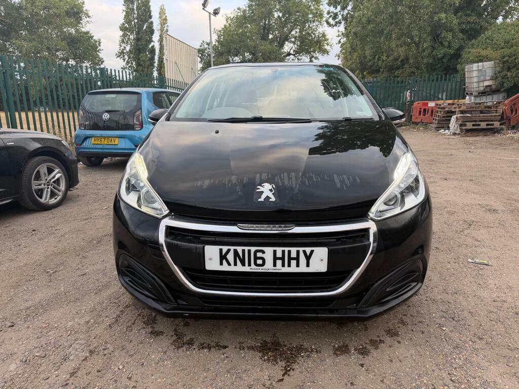 Peugeot 208 1.2 Active White 1 Owner From New Low Tax C White #9