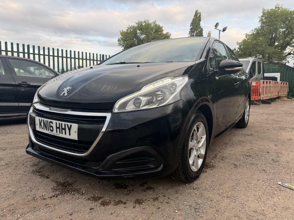 Peugeot 208 1.2 Active White 1 Owner From New Low Tax C White #14