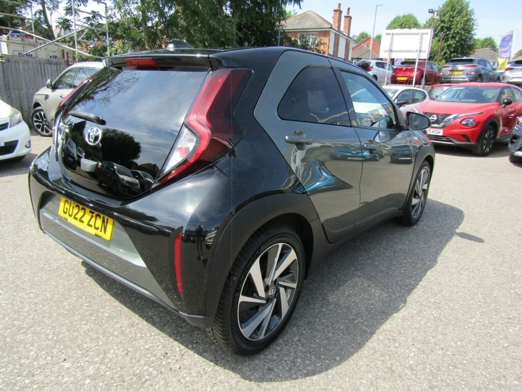 Toyota Aygo X 1L Edge Green #4