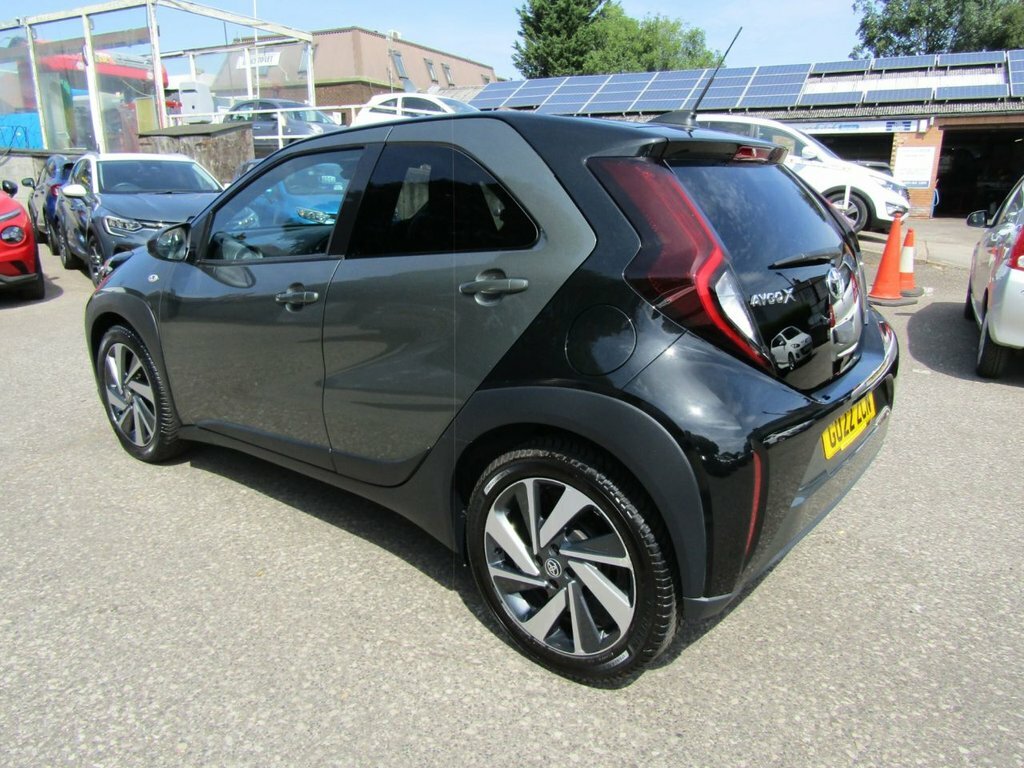 Toyota Aygo X 1L Edge Green #6