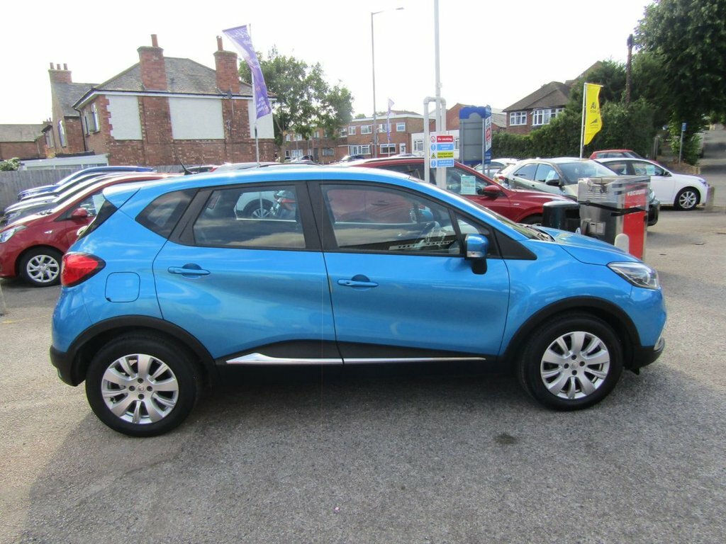 Renault Captur 0.9L Expression Blue #2