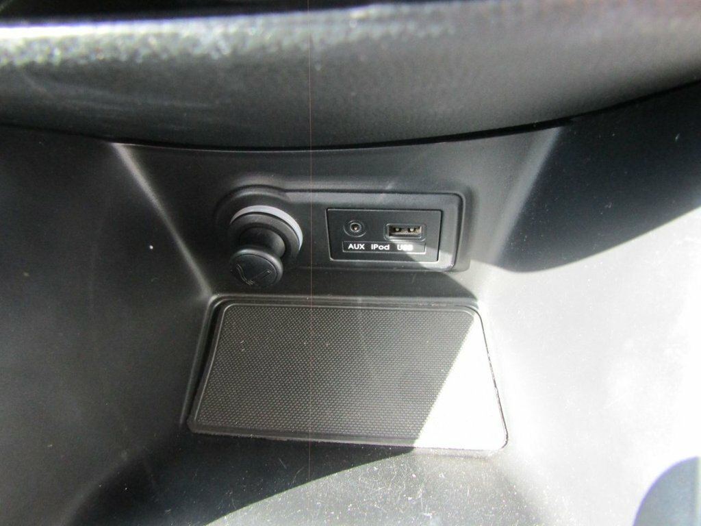 Hyundai Ix20 1.6 Style Hatchback Euro 5 123 Bh White #19