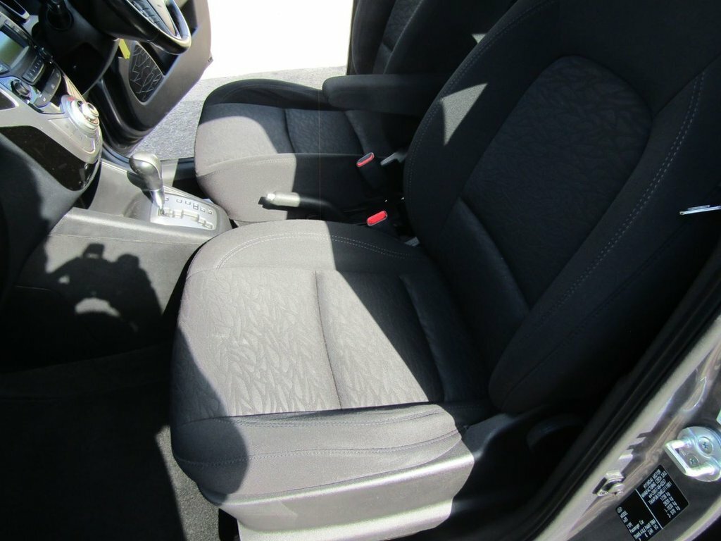 Hyundai Ix20 1.6 Style Hatchback Euro 5 123 Bh White #16