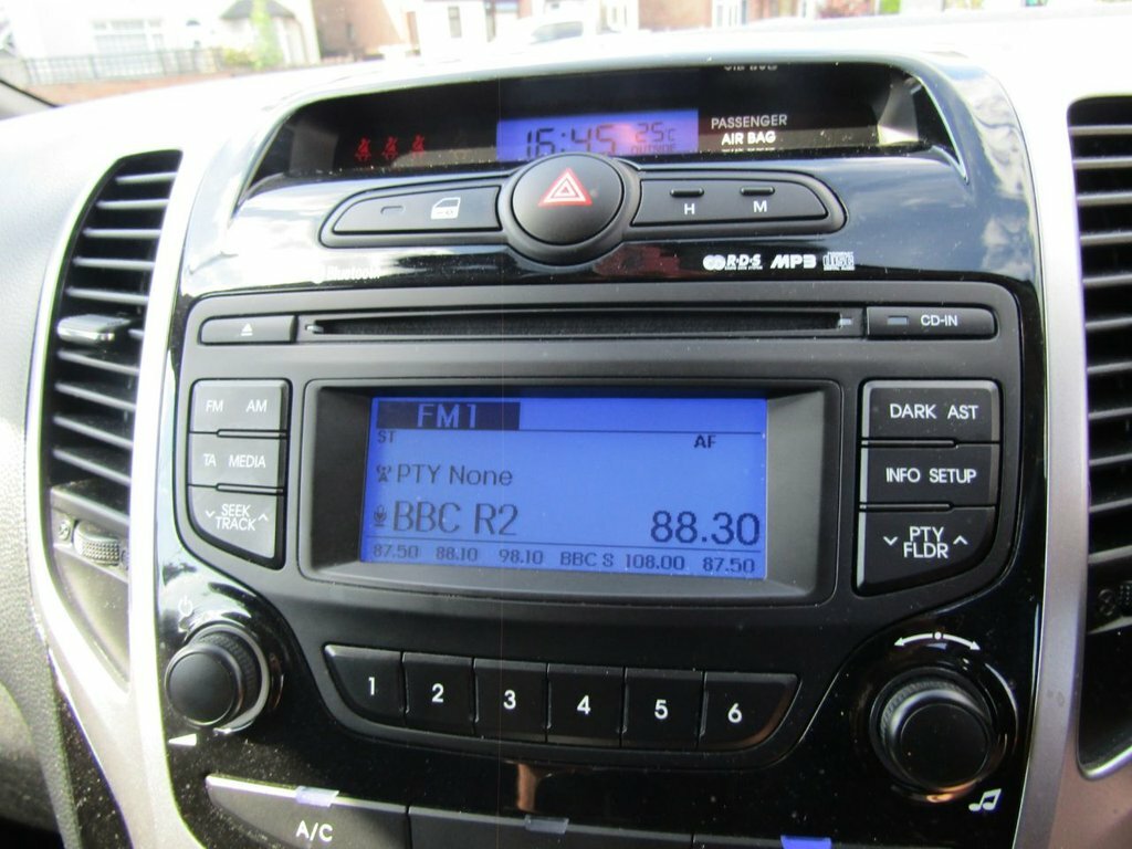 Hyundai Ix20 1.6 Style Hatchback Euro 5 123 Bh White #21